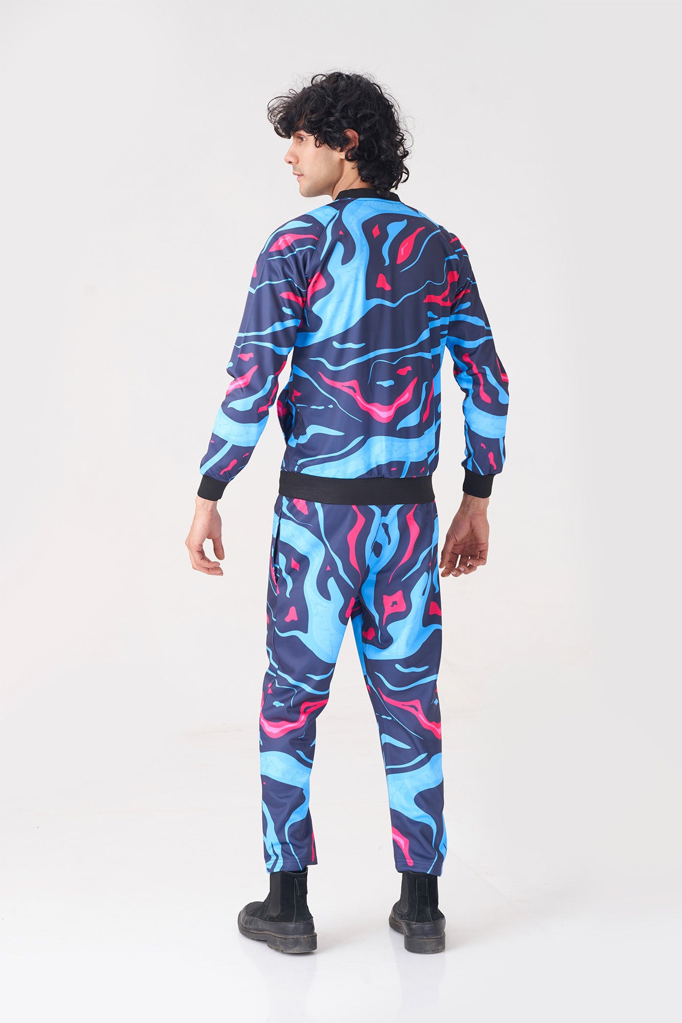 Bold Abstract Pattern Tracksuit for Men