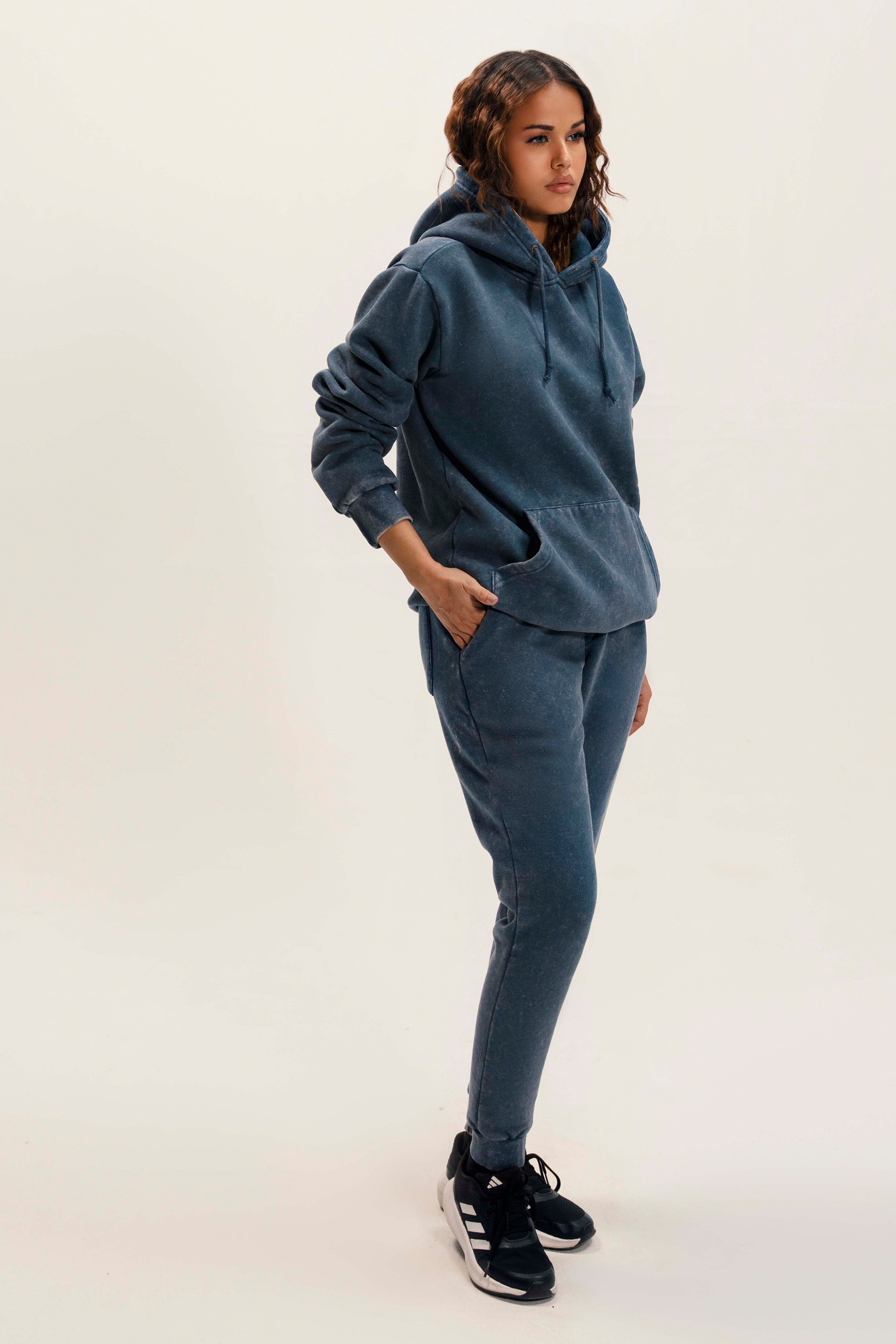 Unisex hoodies & trousers