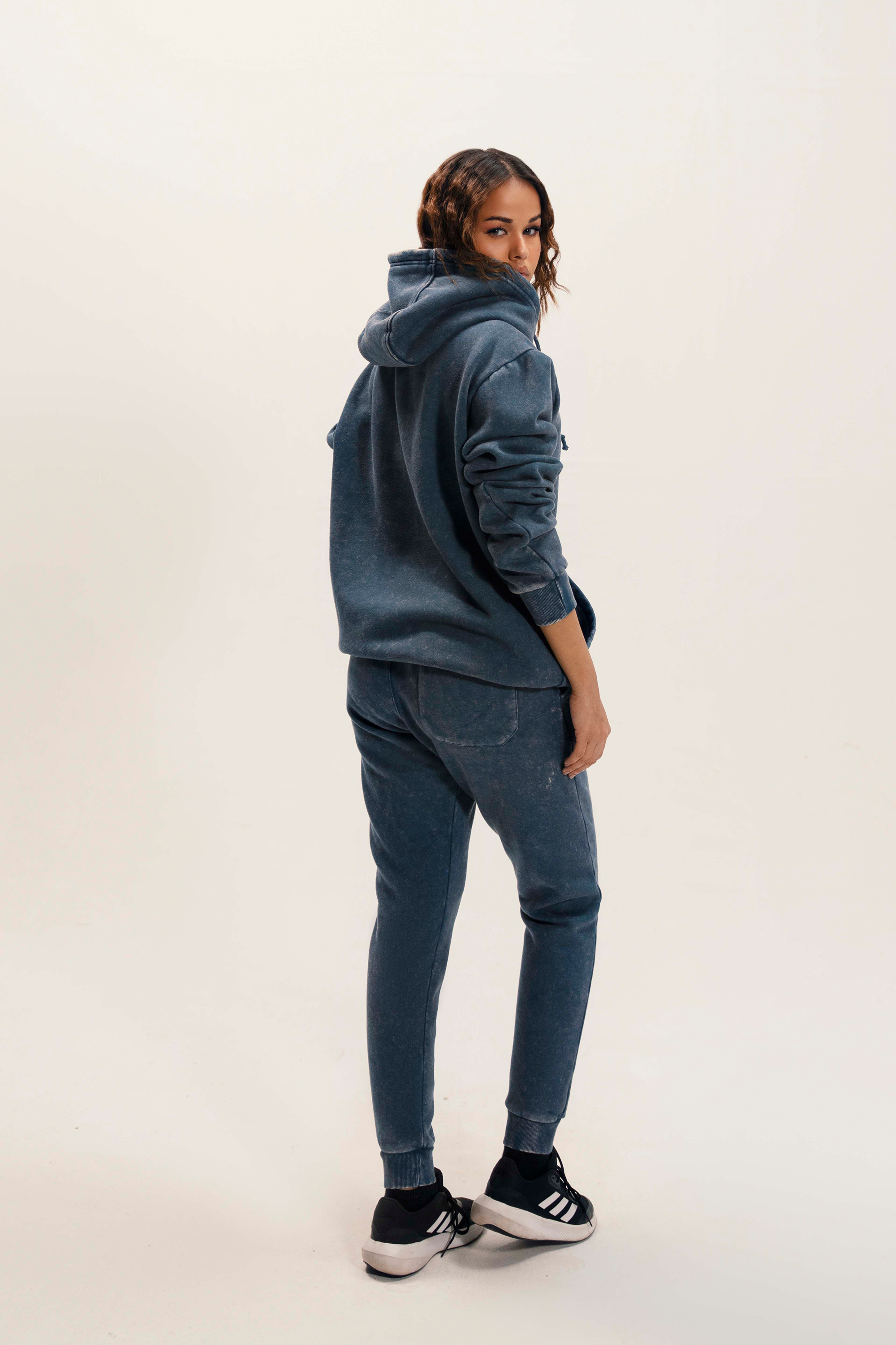 Unisex hoodies & trousers