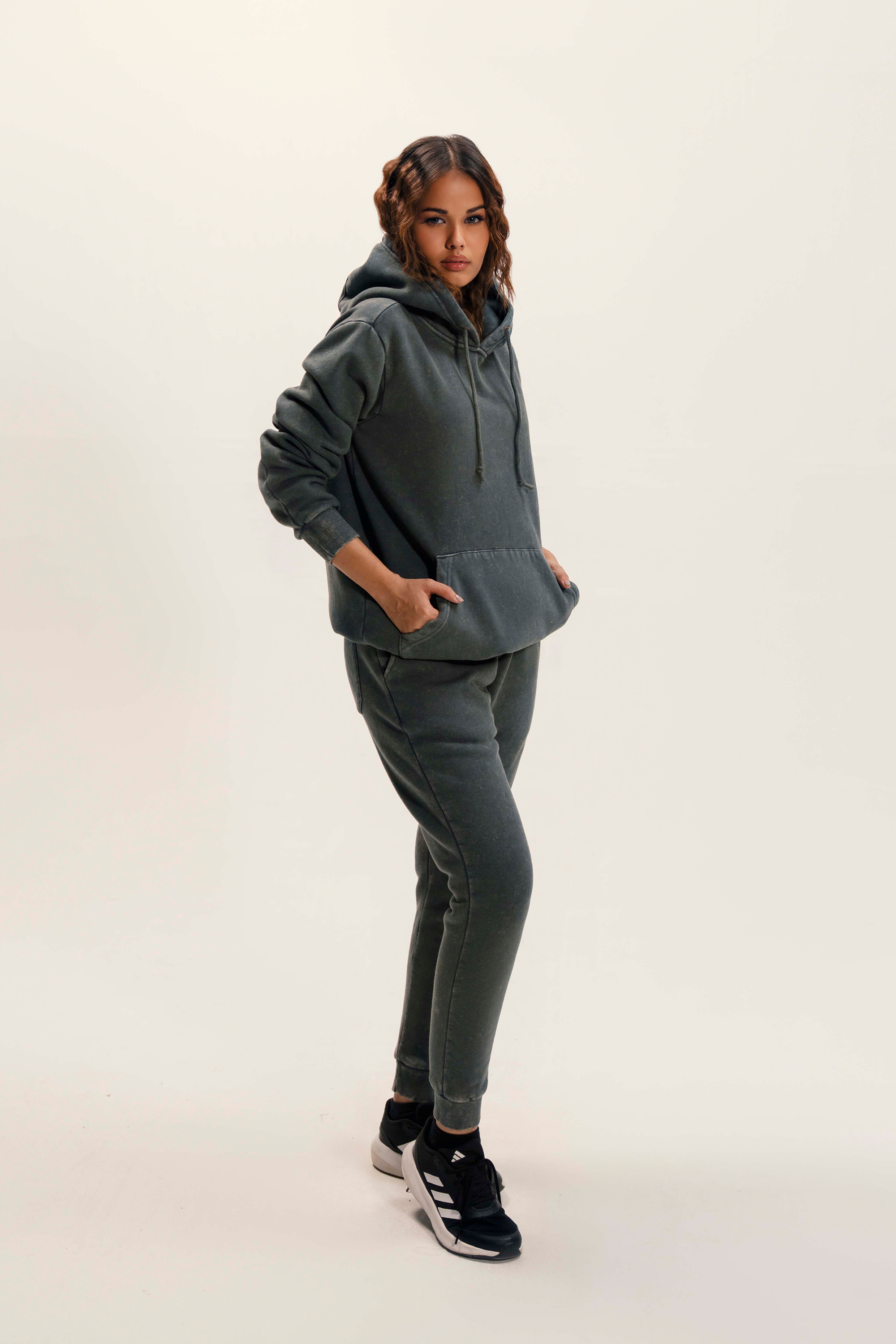 Unisex hoodies & trousers