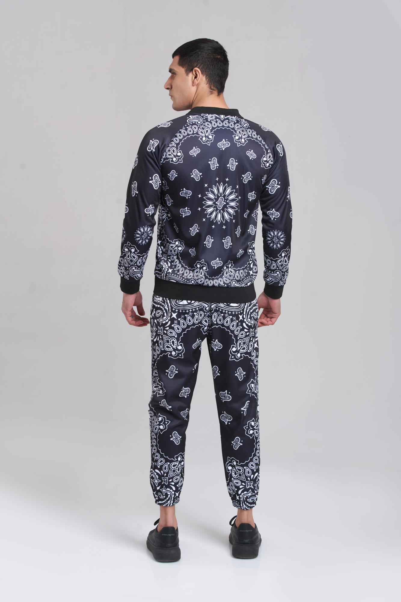 Modern Stylish Pattern Men TrackSuit