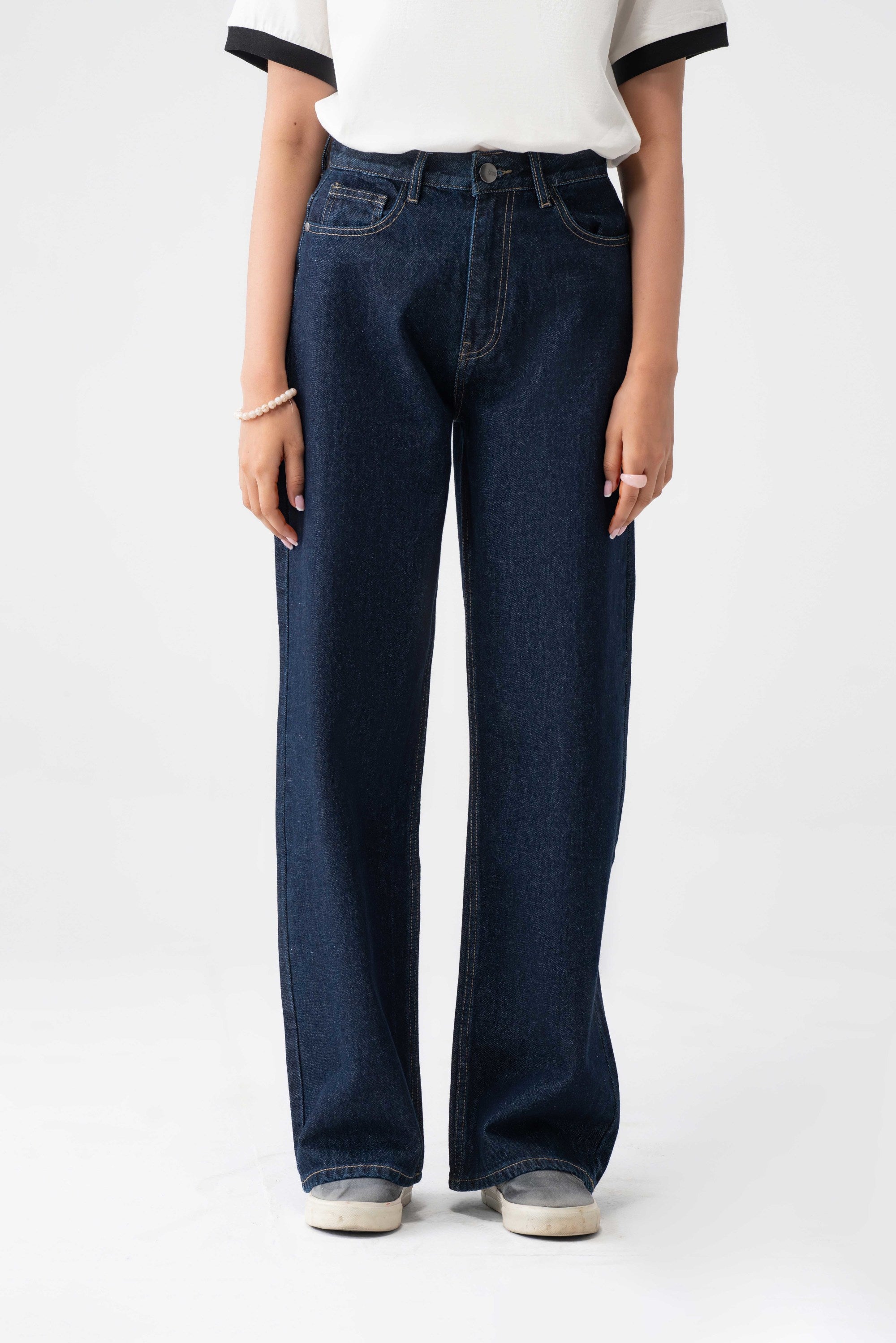 Relax Fit Denim Jeans – Women