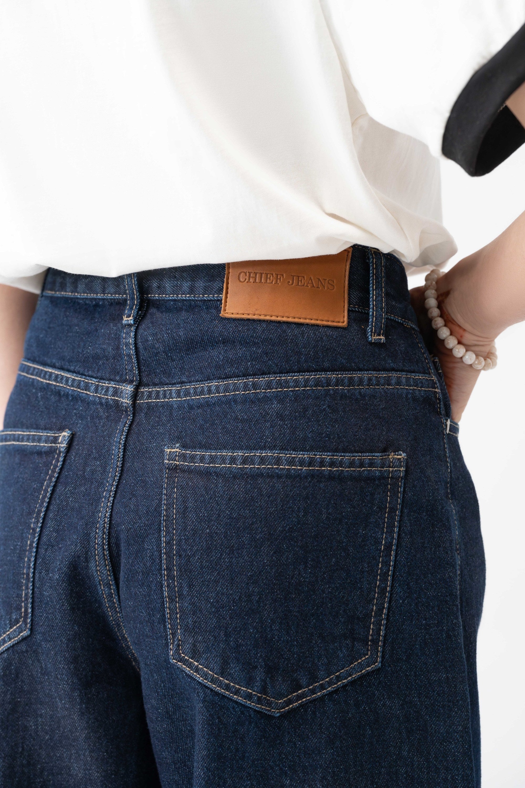 Relax Fit Denim Jeans – Women