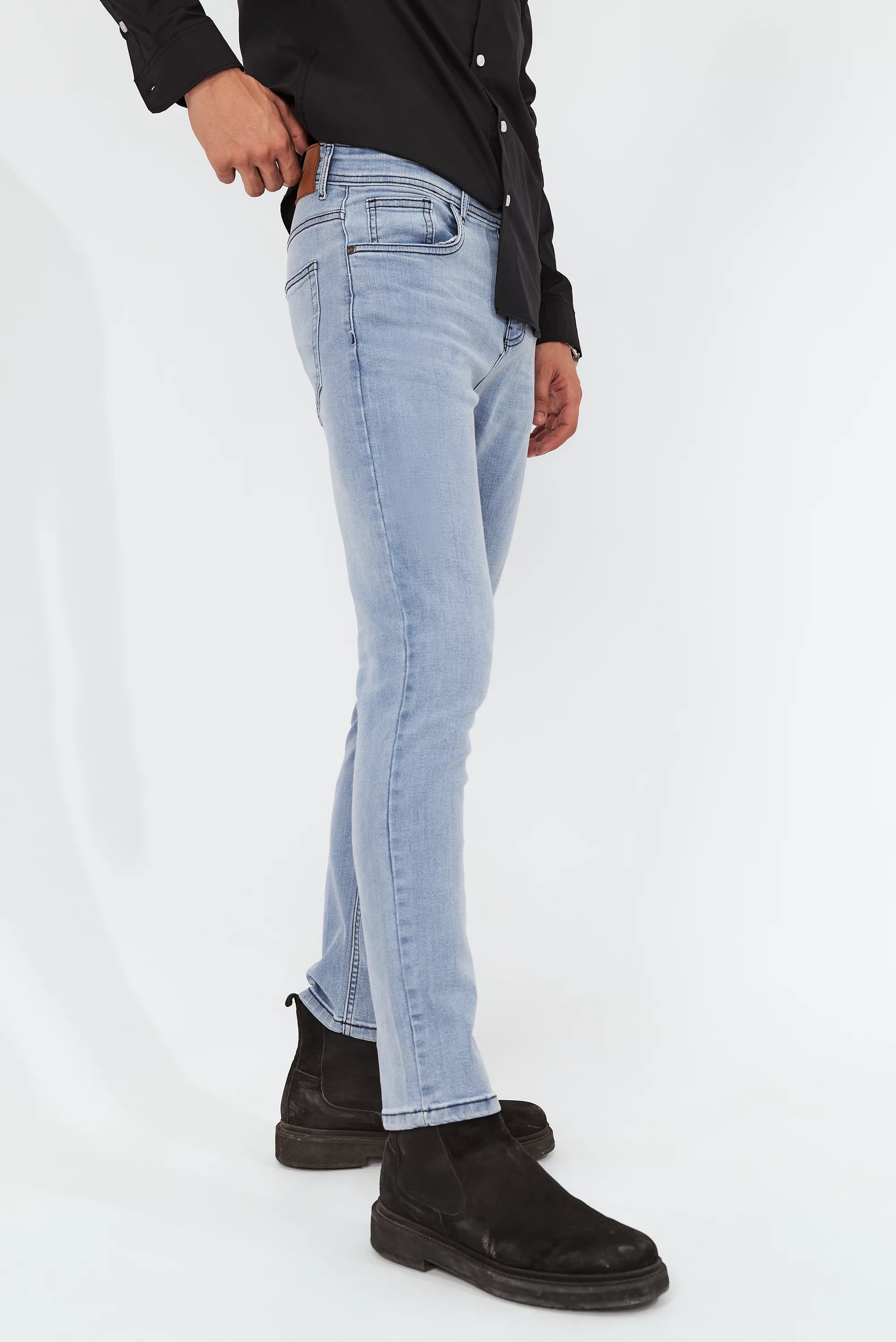 Men's Faded Tapered Fit Sky Blue Jeans