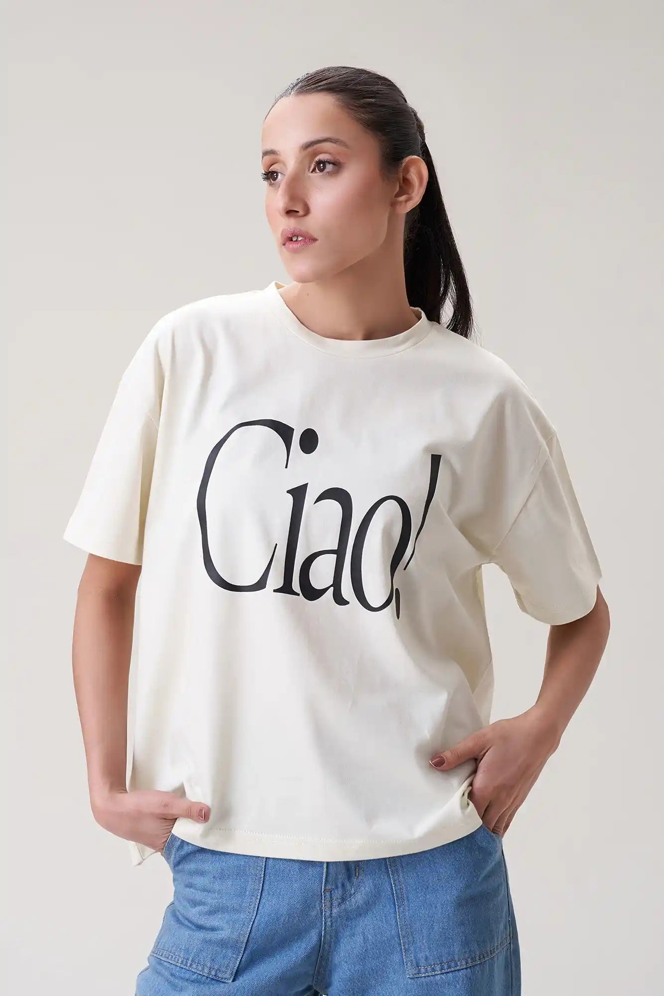 Chic and Minimalist Oversized "Ciao!" Graphic T-Shirt