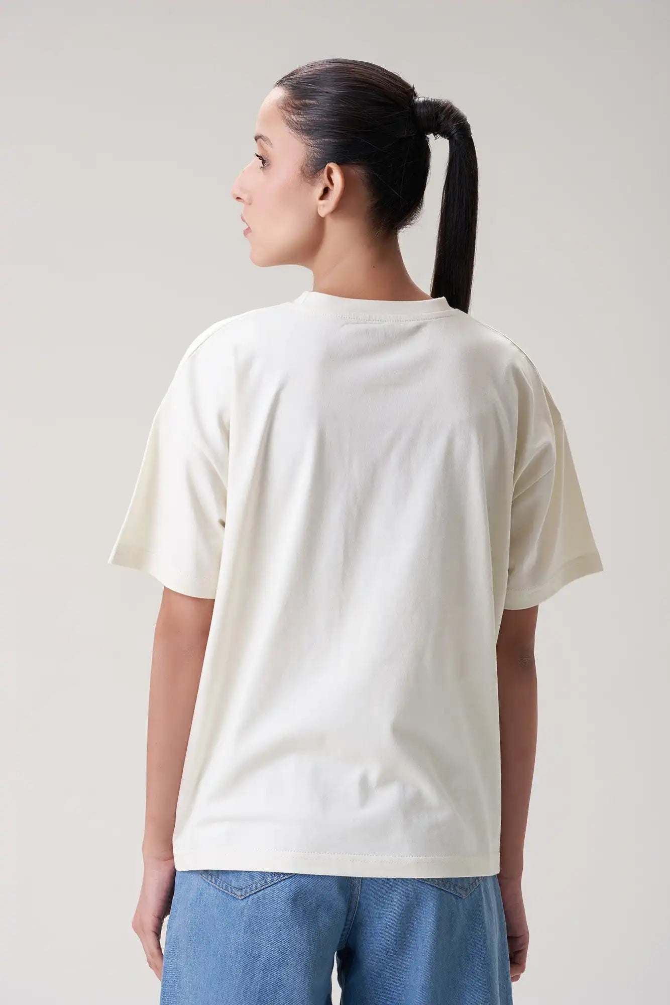 Chic and Minimalist Oversized "Ciao!" Graphic T-Shirt