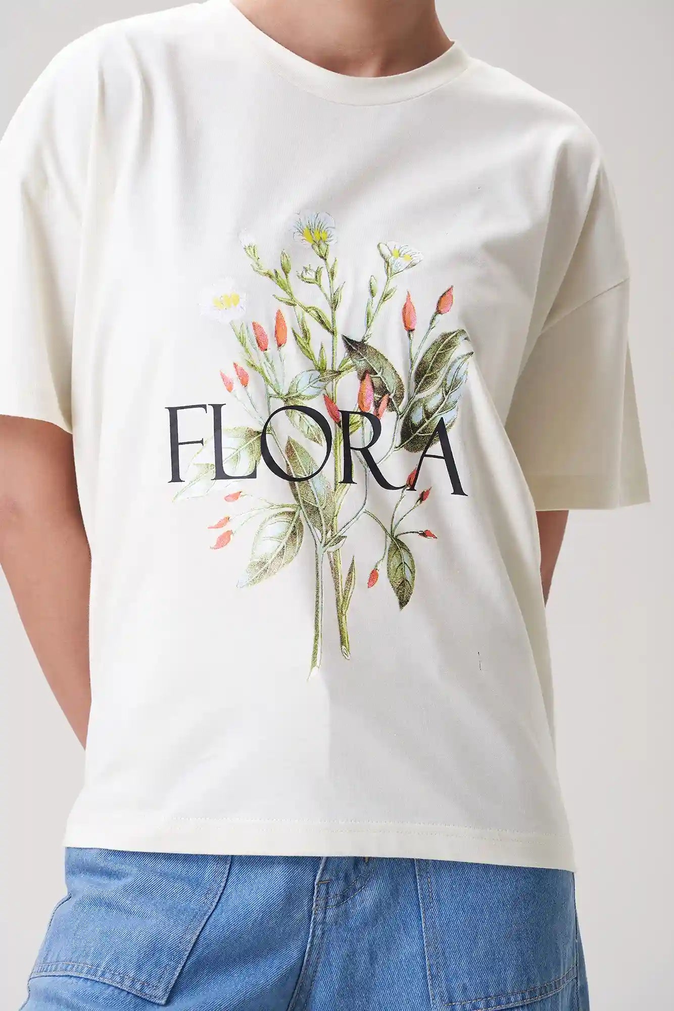 Elegant and Minimalist Oversized Floral Graphic T-Shirt