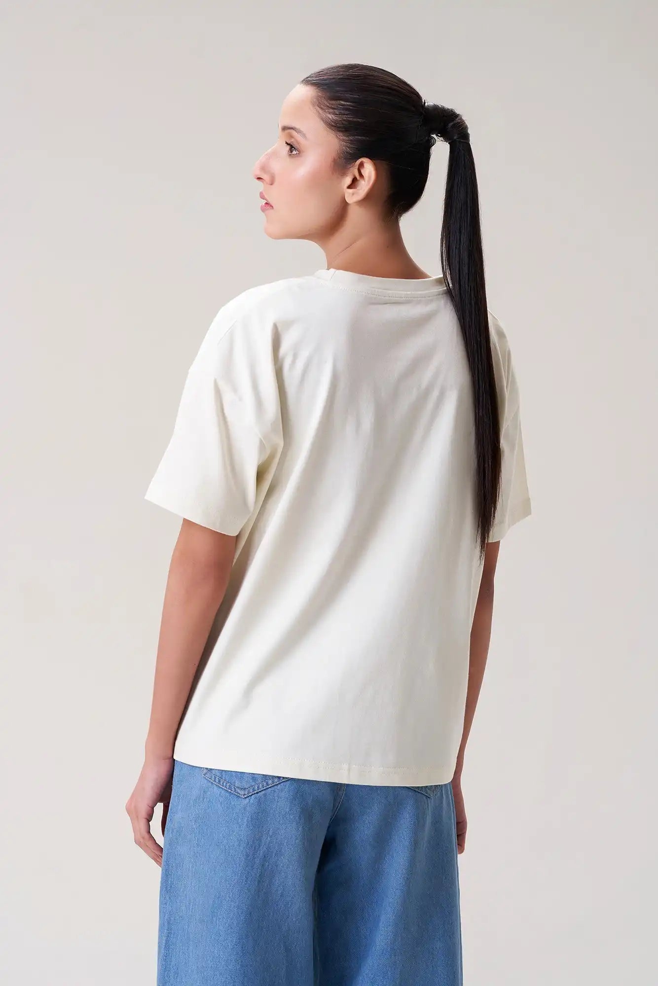 Elegant and Minimalist Oversized Floral Graphic T-Shirt