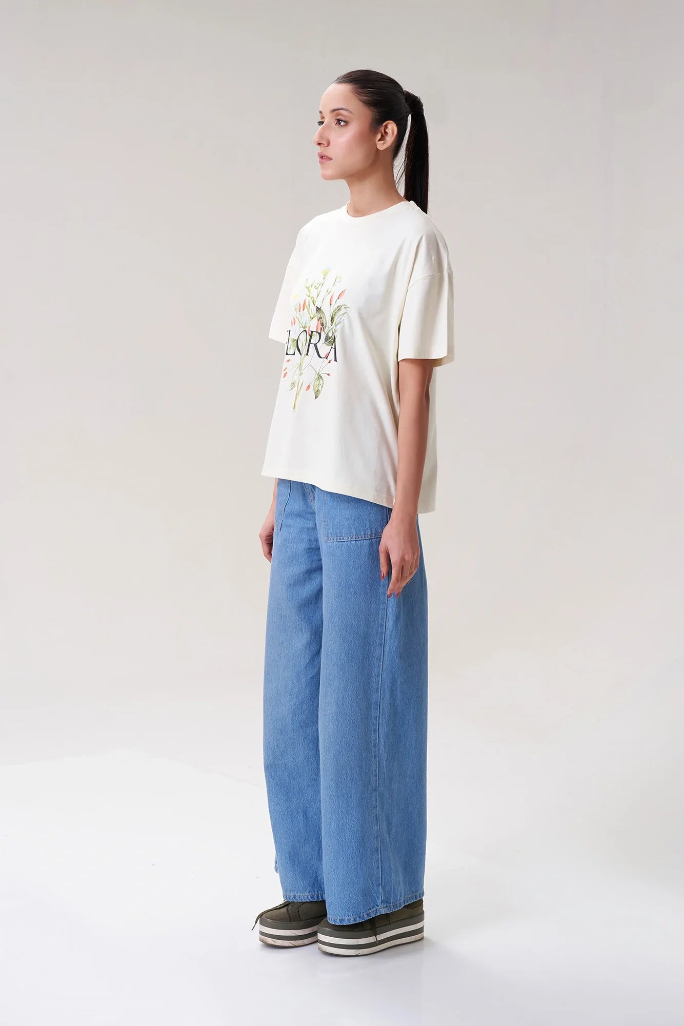 Elegant and Minimalist Oversized Floral Graphic T-Shirt