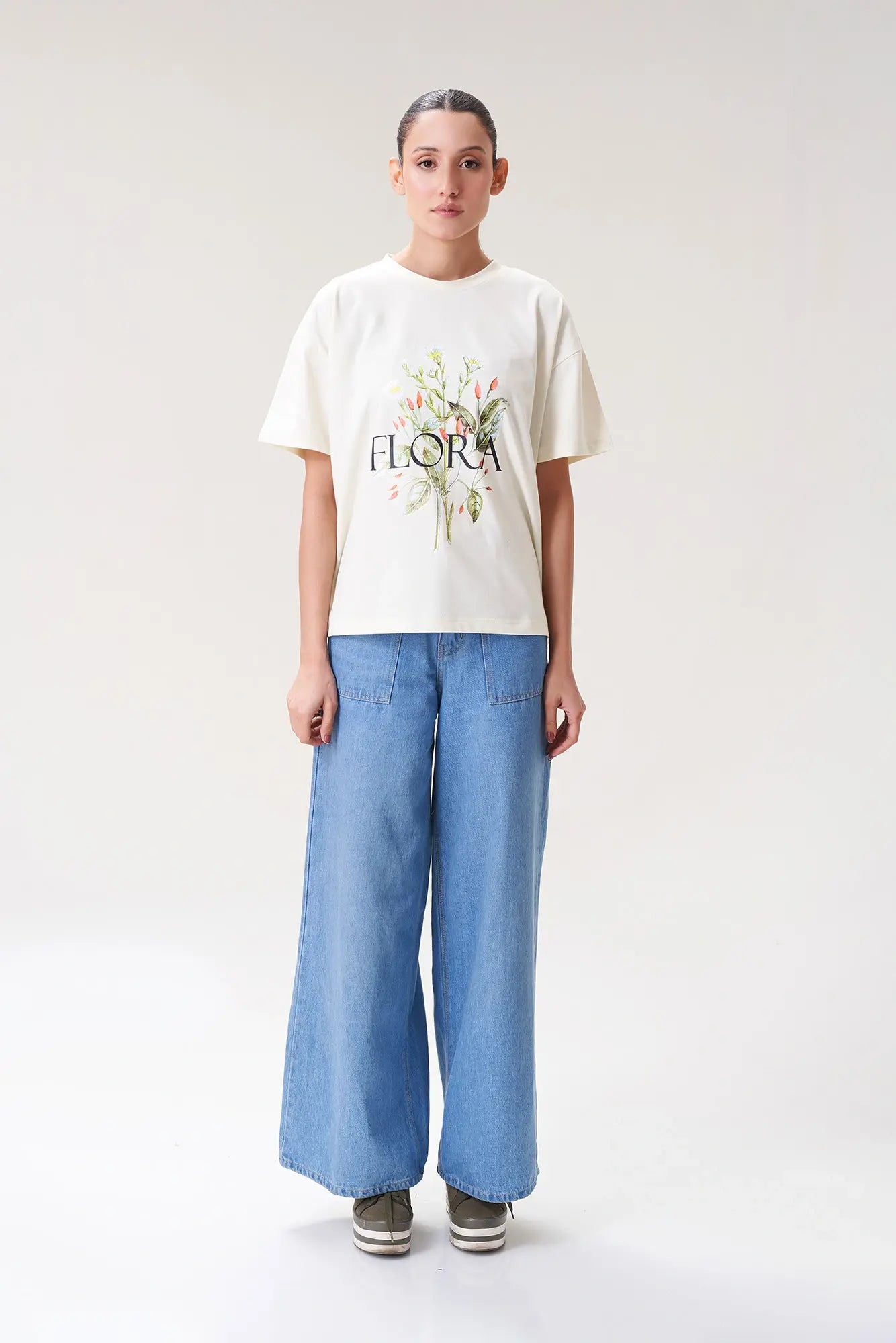 Elegant and Minimalist Oversized Floral Graphic T-Shirt