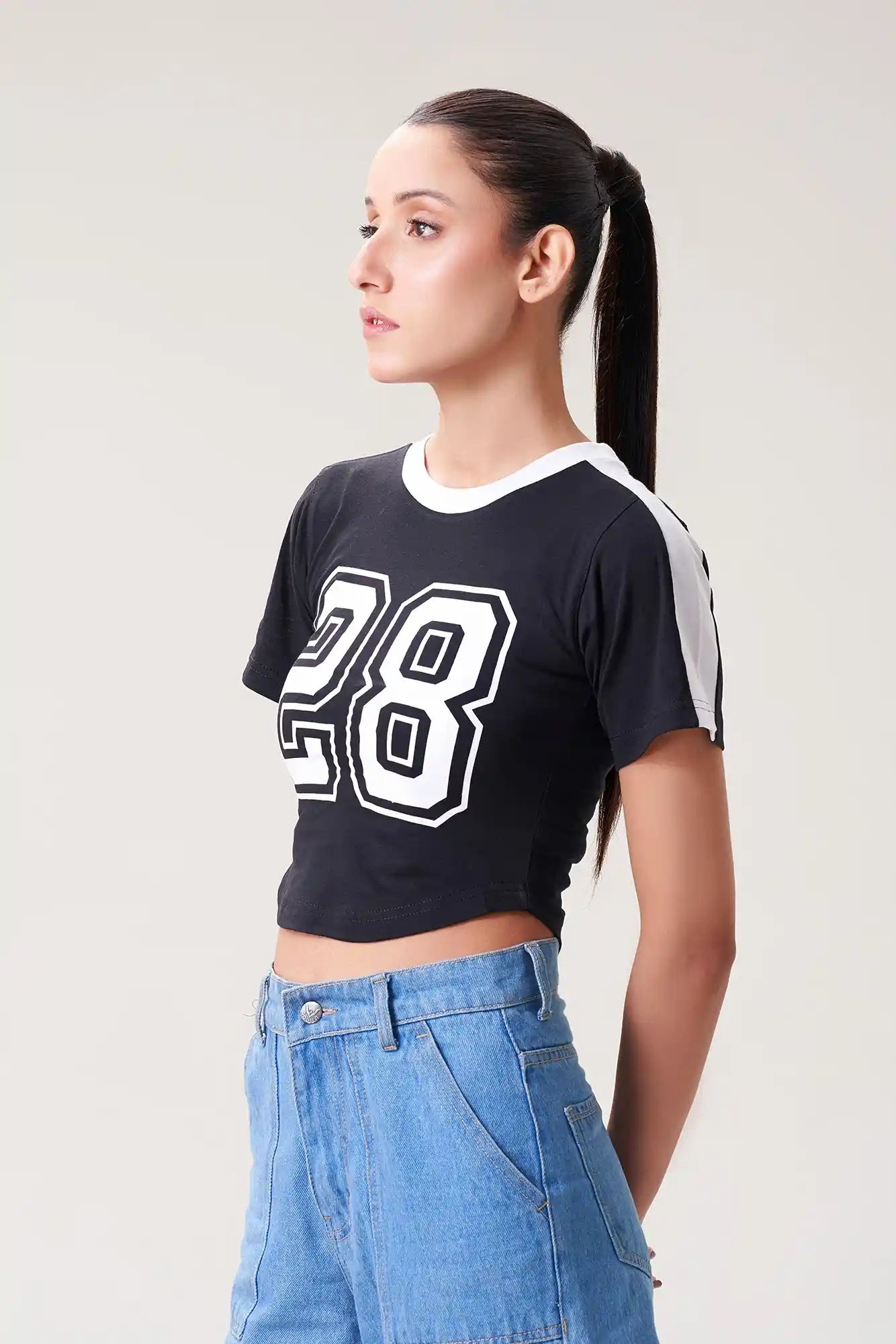 Sporty and Stylish Cropped Tee with Bold "28" Print