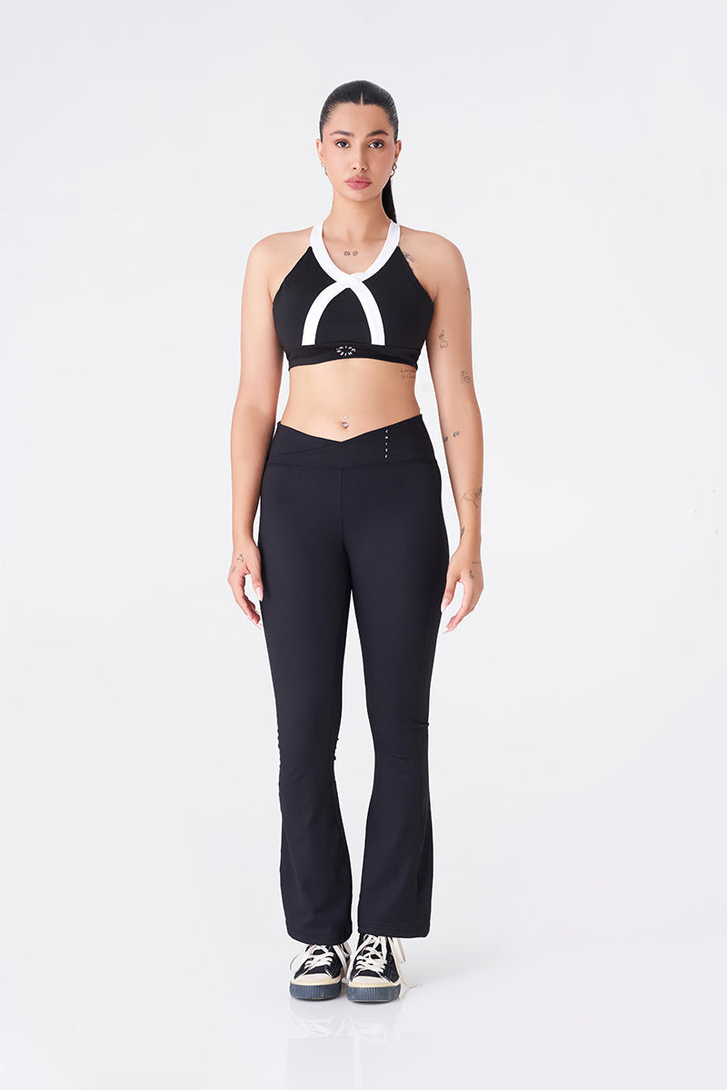 Sleek Black Sports Bra and Legging