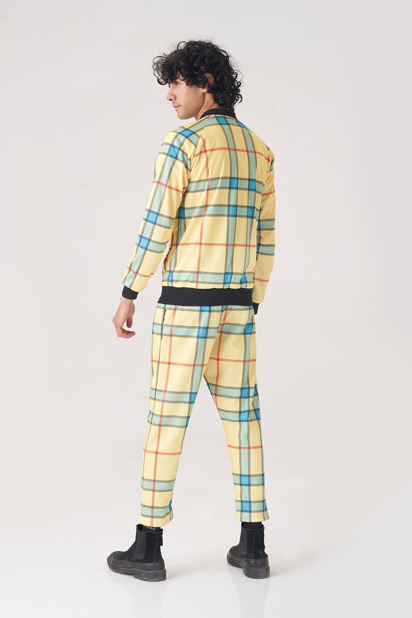 Tracksuit for Men with Vibrant Checkered Pattern