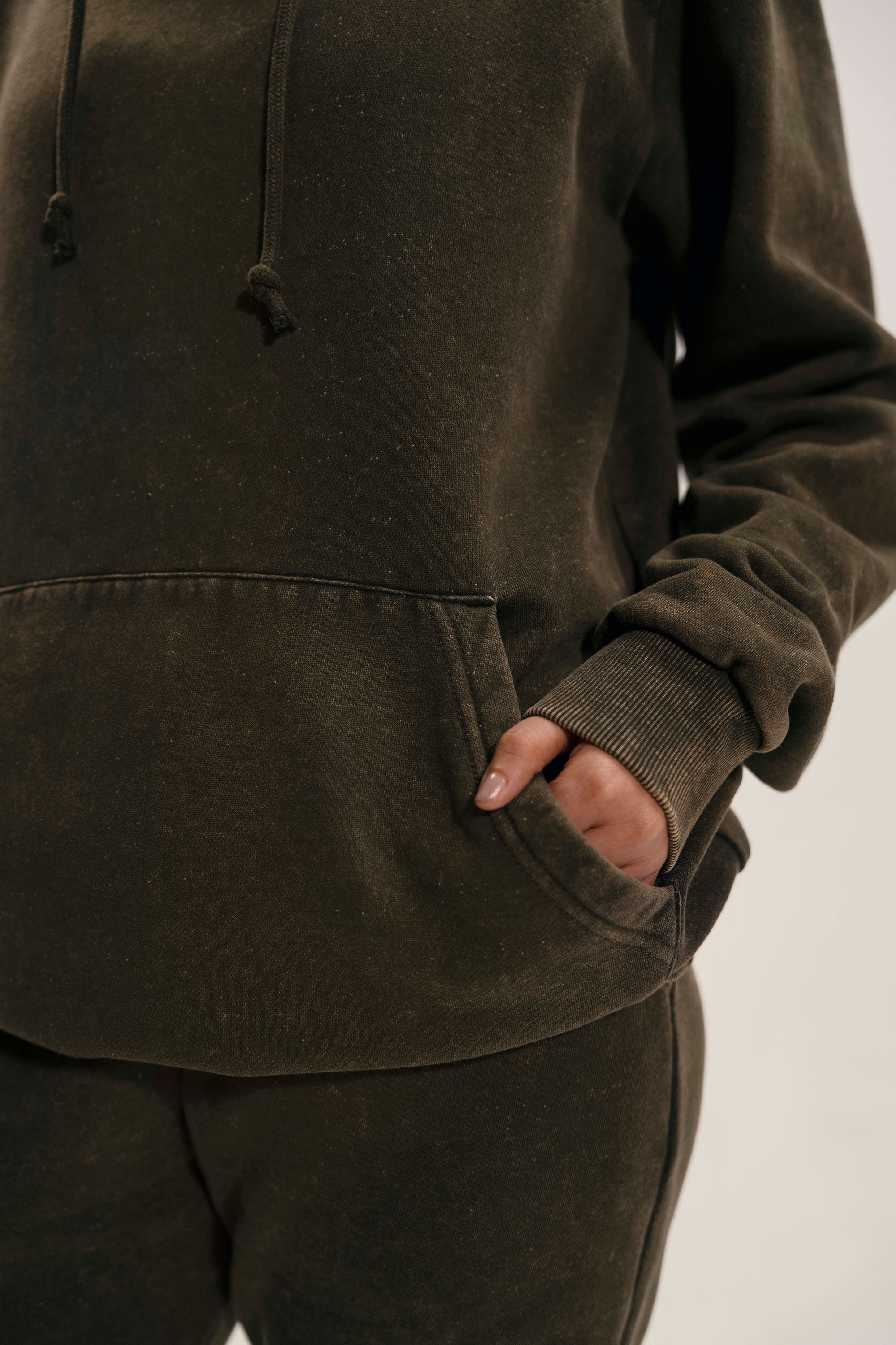 Unisex hoodies & trousers