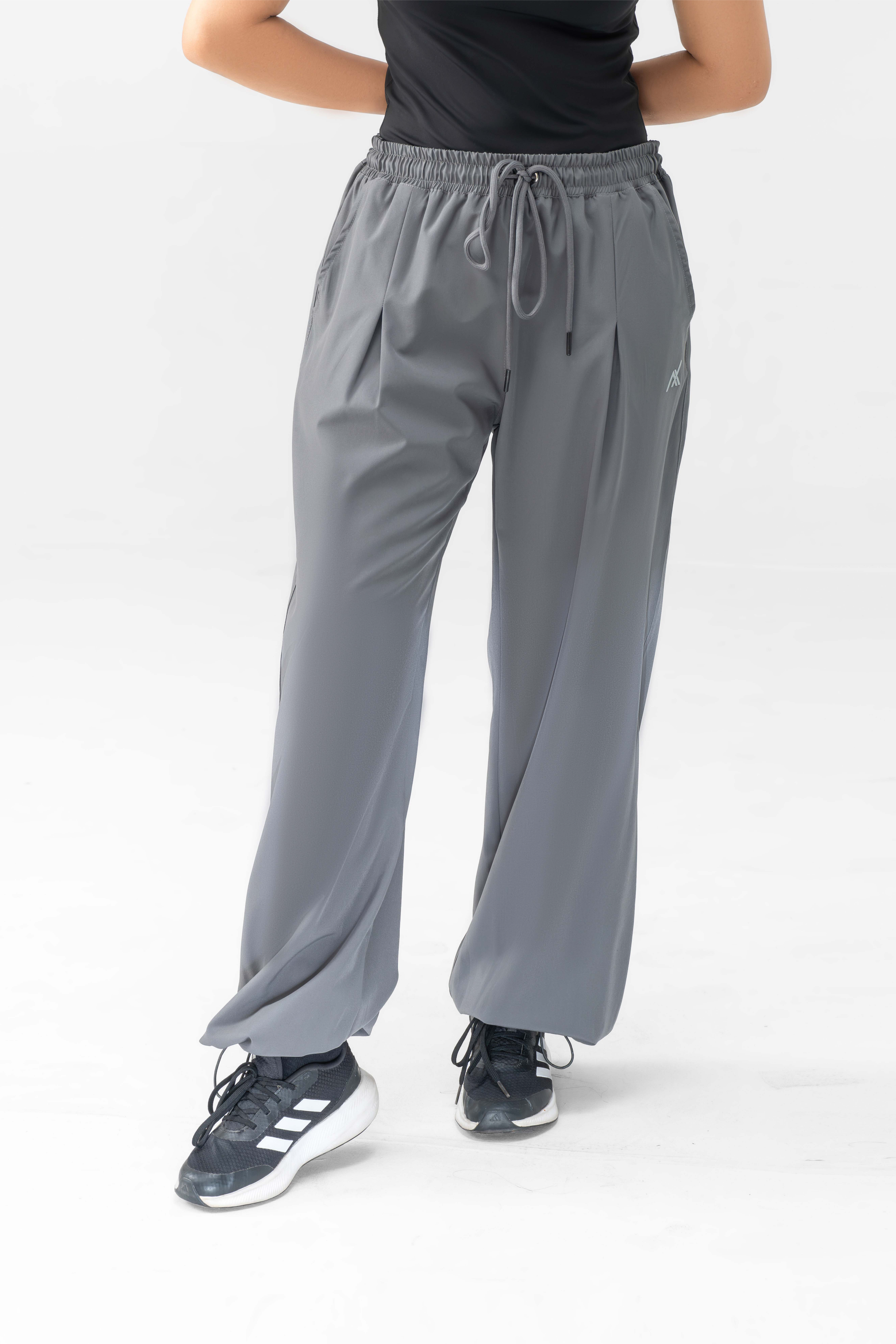 Women's Pleated Sweatpant