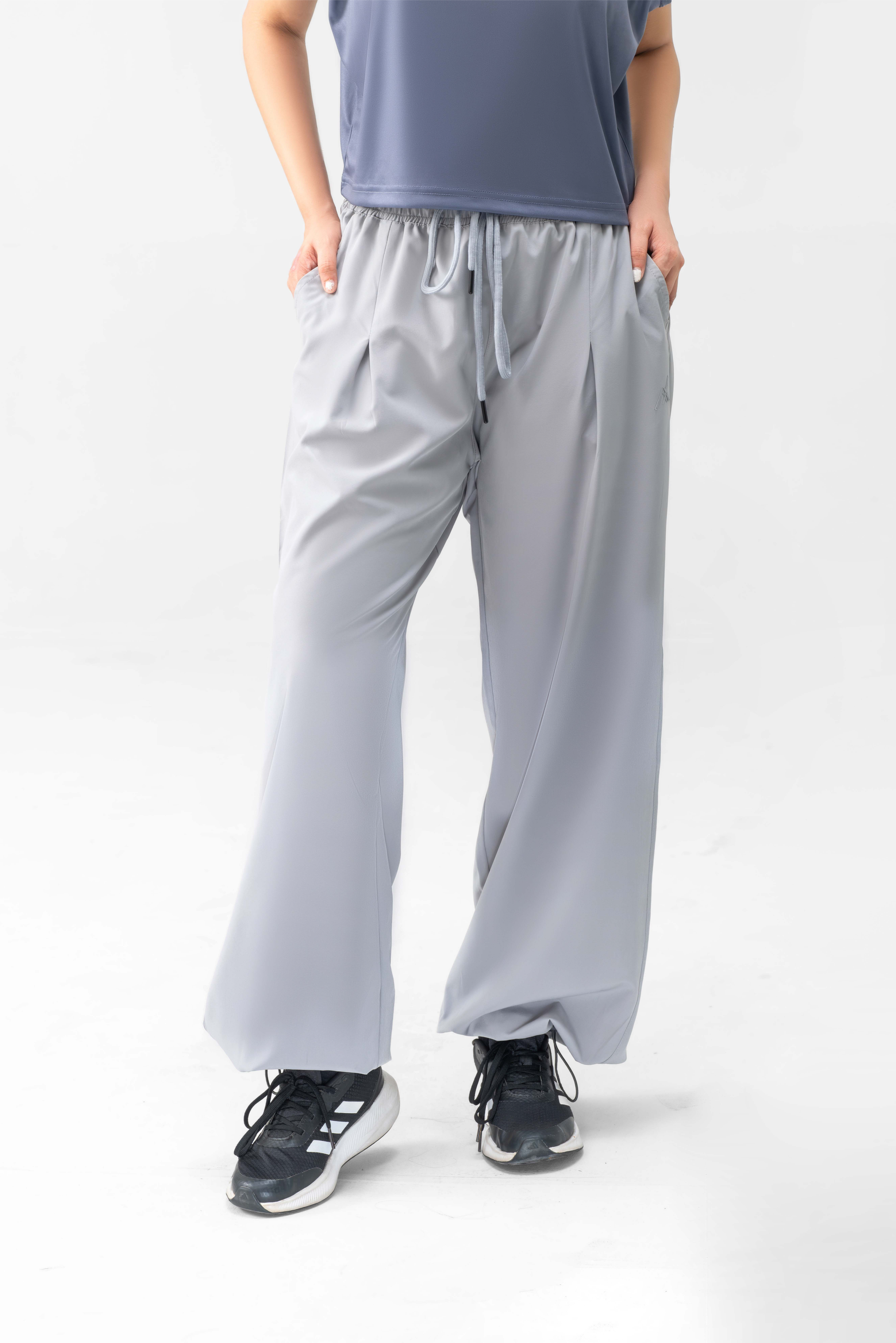 Women's Pleated Sweatpant