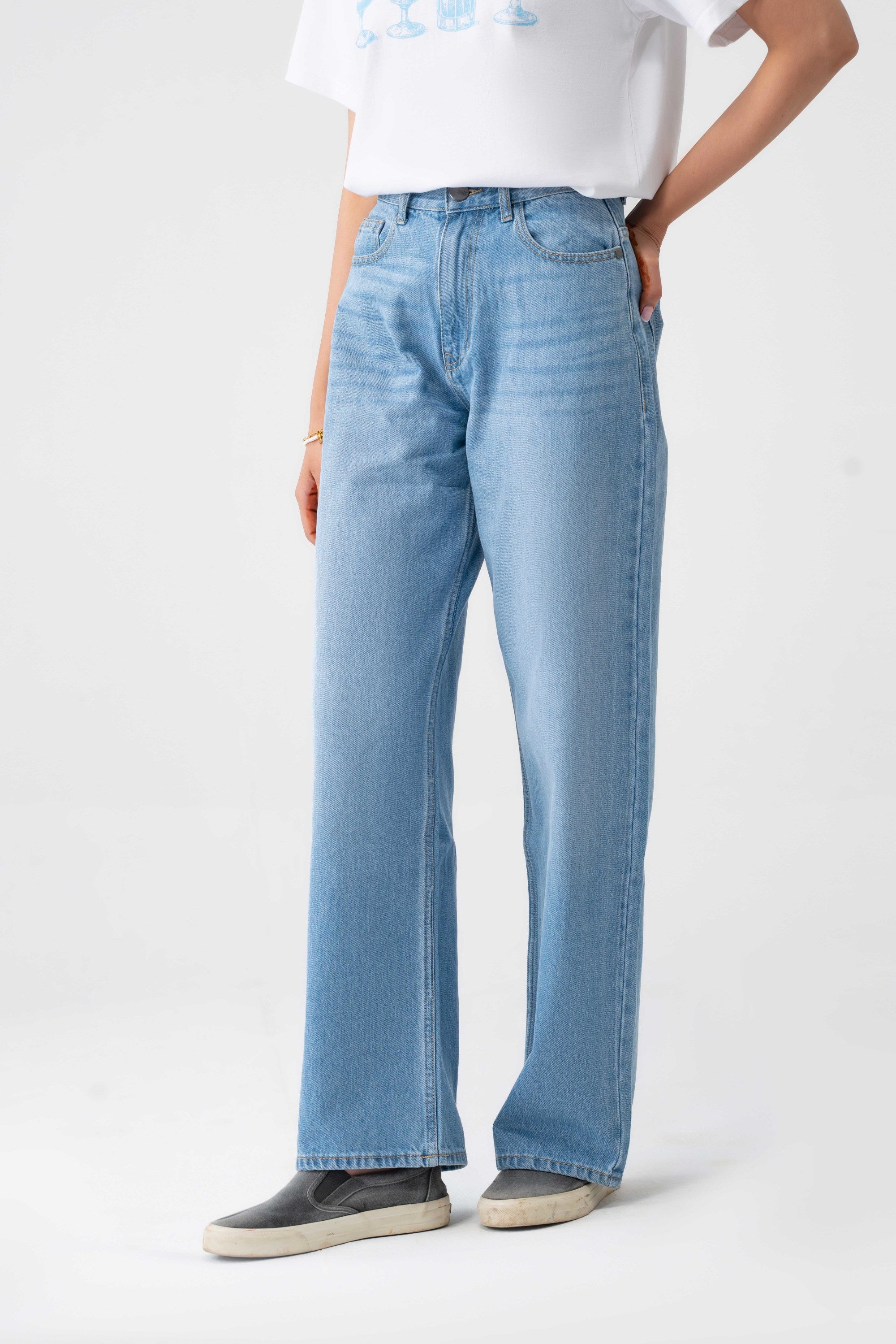 Loose Fit Denim Jeans – Women