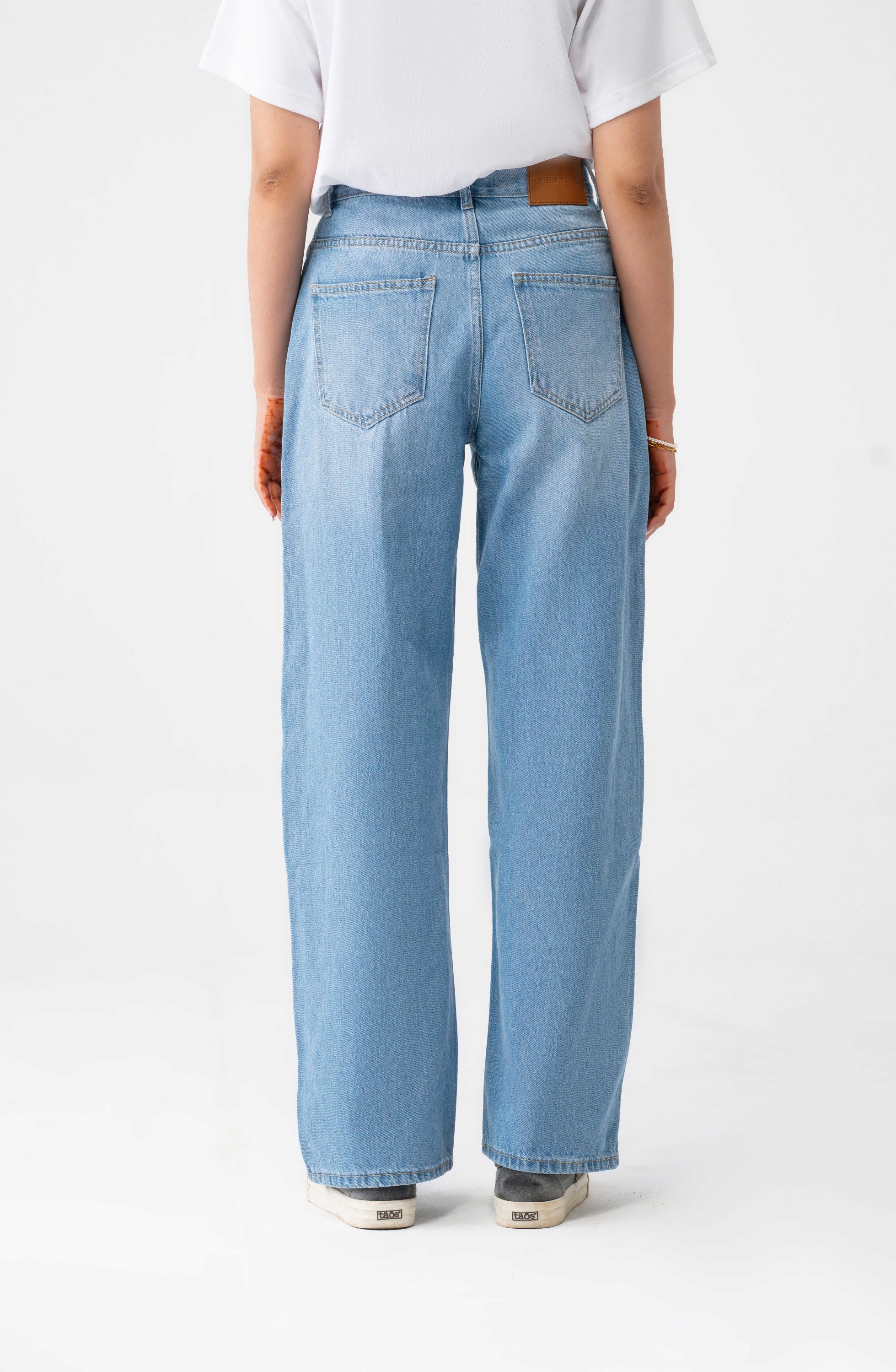 Loose Fit Denim Jeans – Women