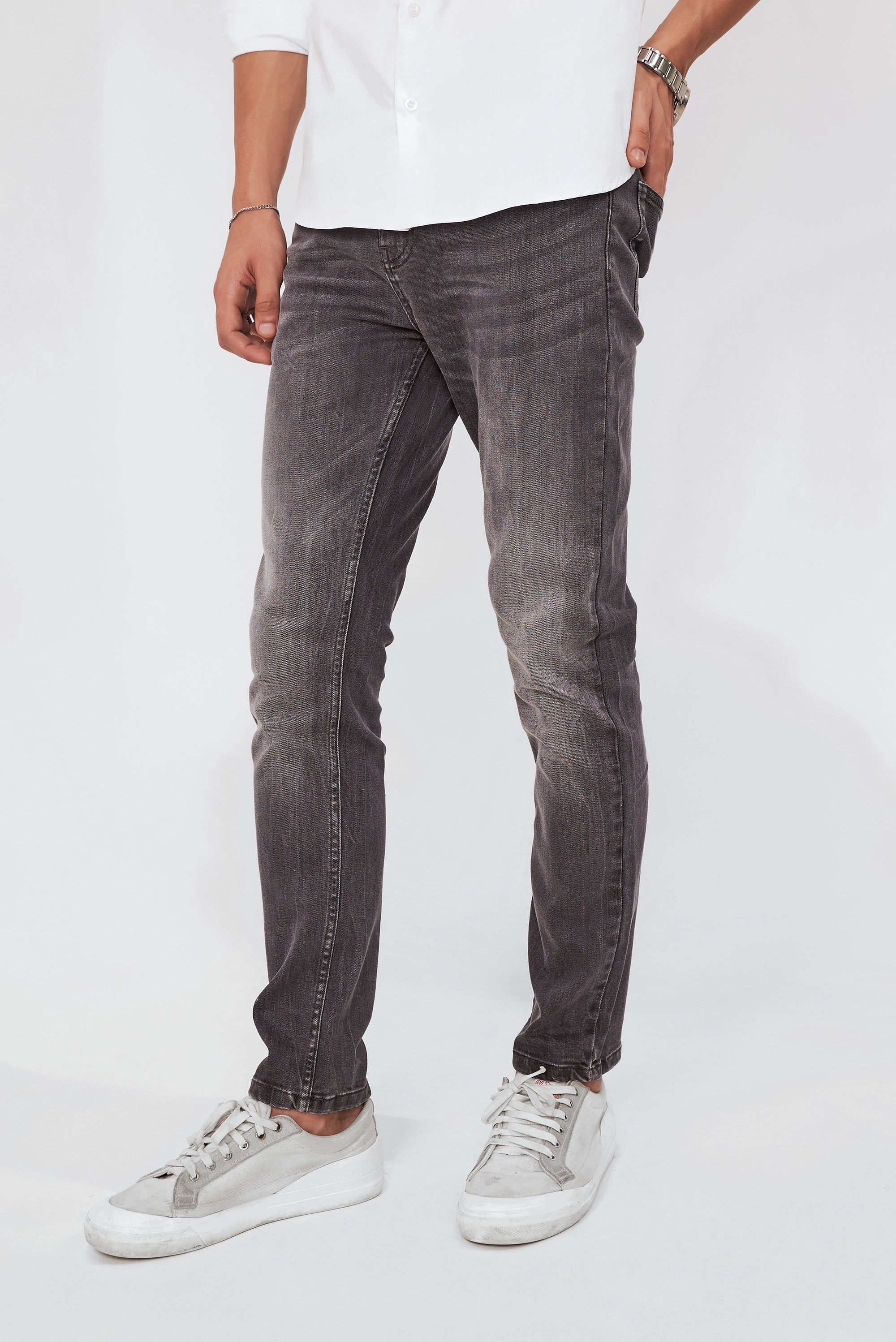 Men's Faded Tapered Fit Black Jeans